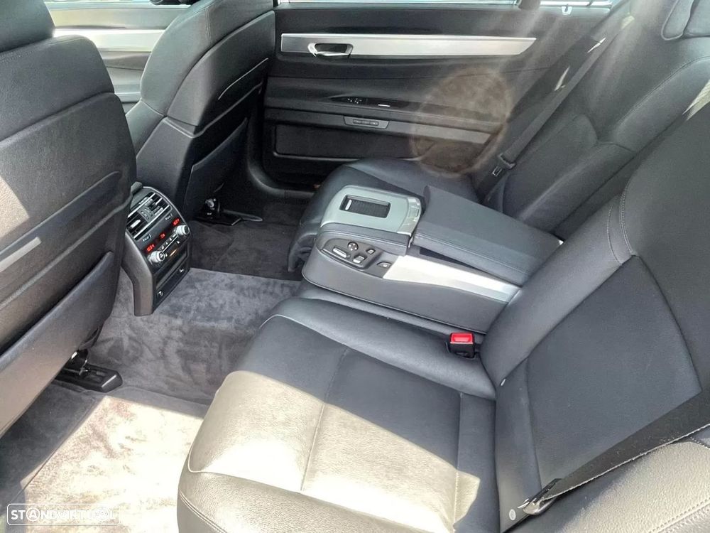 BMW 750 Li xDrive - 19