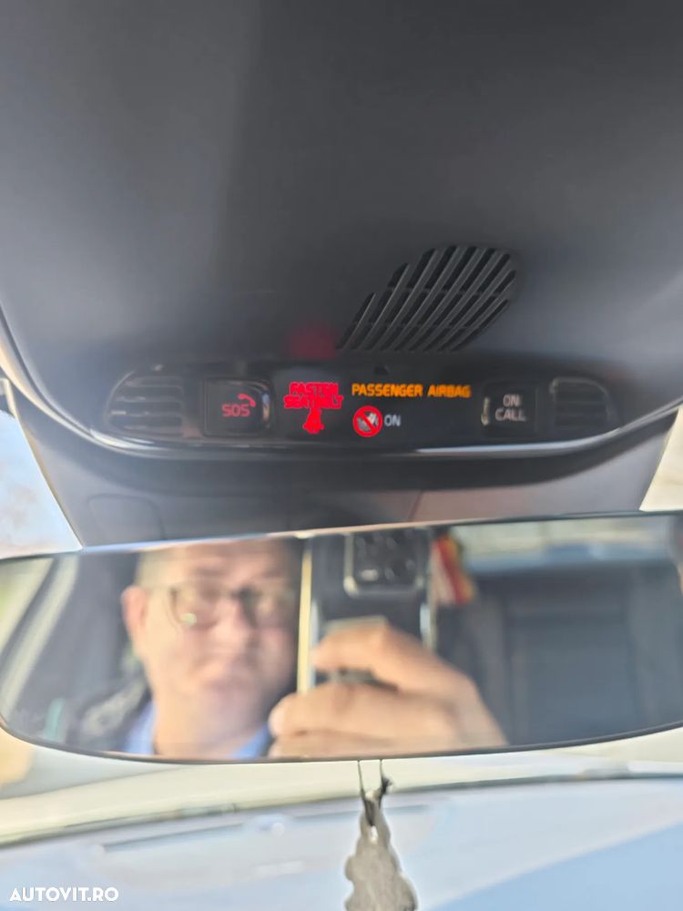 Volvo V60 Recharge T6 AWD AT Core - 13