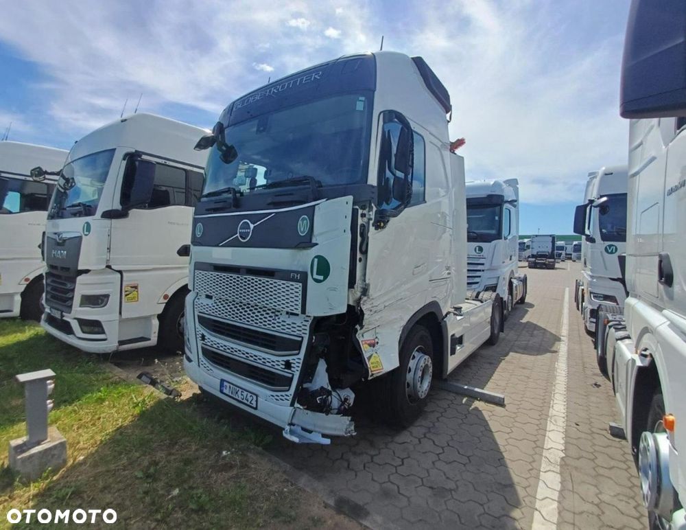 Volvo FH 500 Globetrotter XL Retarder i-ParkCool Adaptive Cruise Control Side Skirts - 1