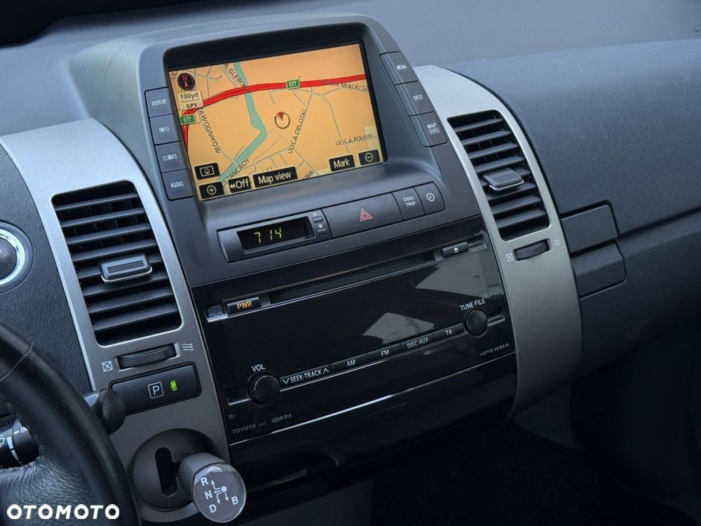 Toyota Prius (Hybrid) Sol - 23