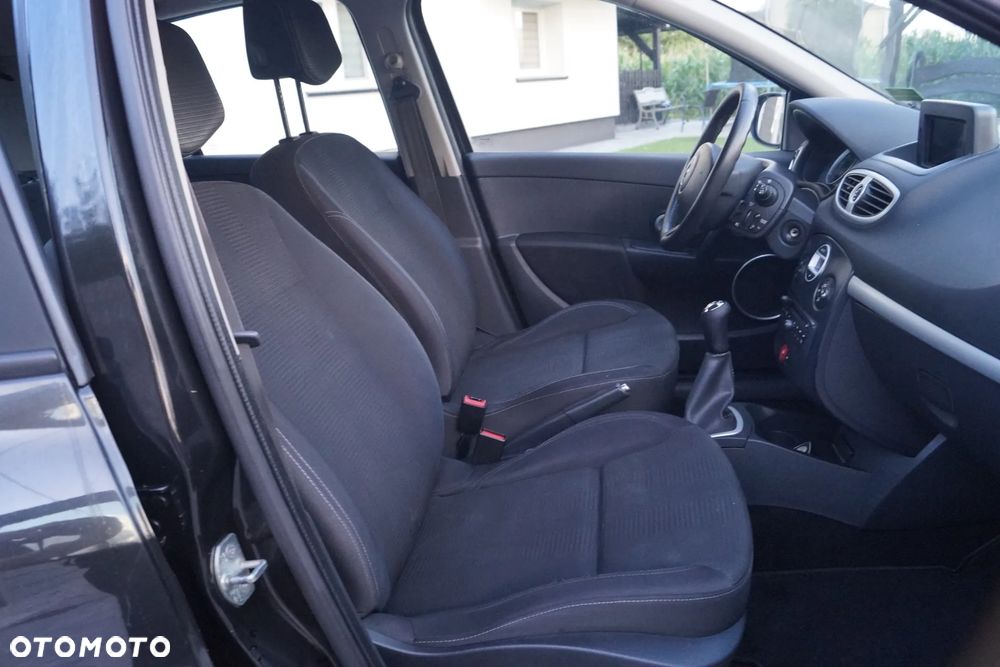 Renault Clio 1.2 16V 75 nightDay - 26