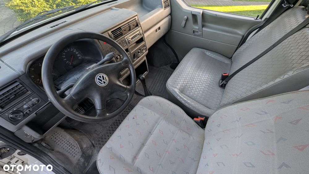 Volkswagen Transporter - 4