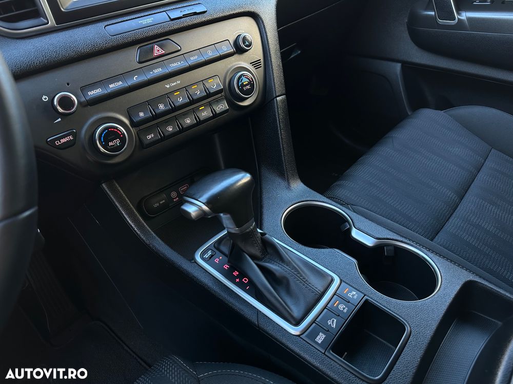 Kia Sportage 1.7 CRDI 2WD ISG Aut. Dream-Team Edition - 18