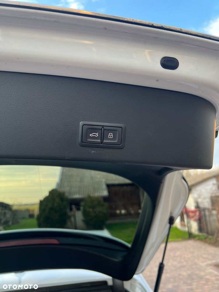Audi A6 Avant 2.0 TDI ultra S tronic - 13