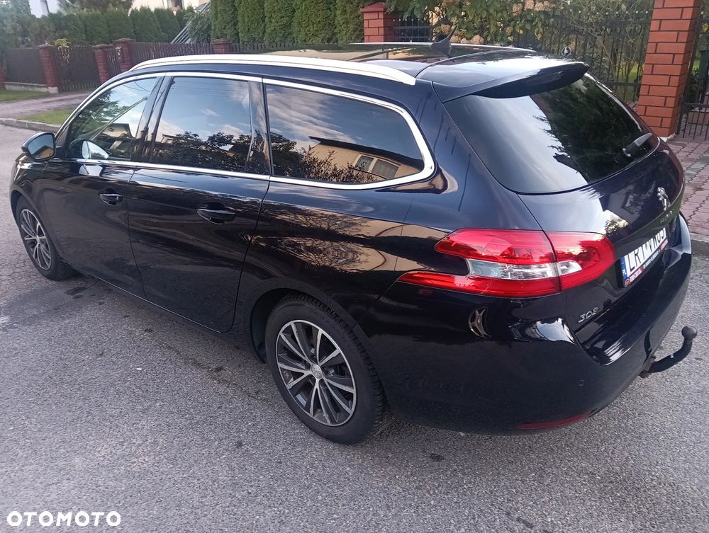 Peugeot 308 SW BlueHDi 120 EAT6 Stop & Start Allure - 4