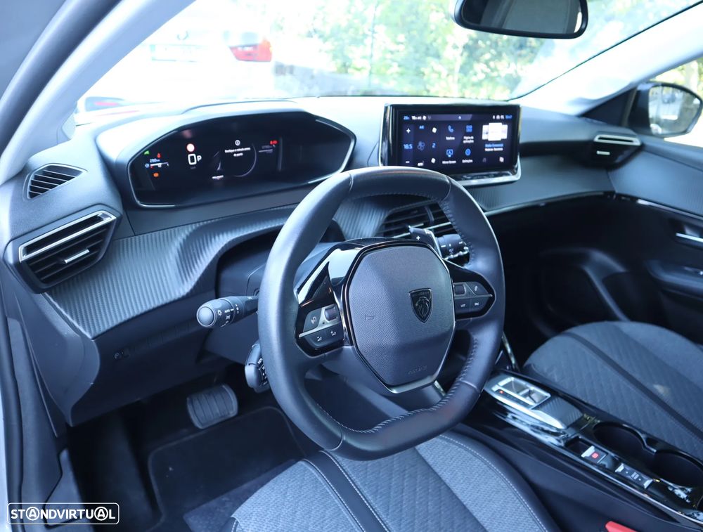 Peugeot 208 1.2 Hybrid Allure e-DCS6 - 28