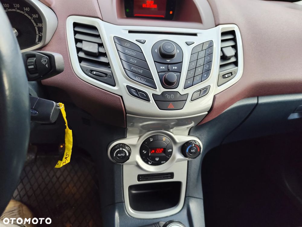 Ford Fiesta - 18