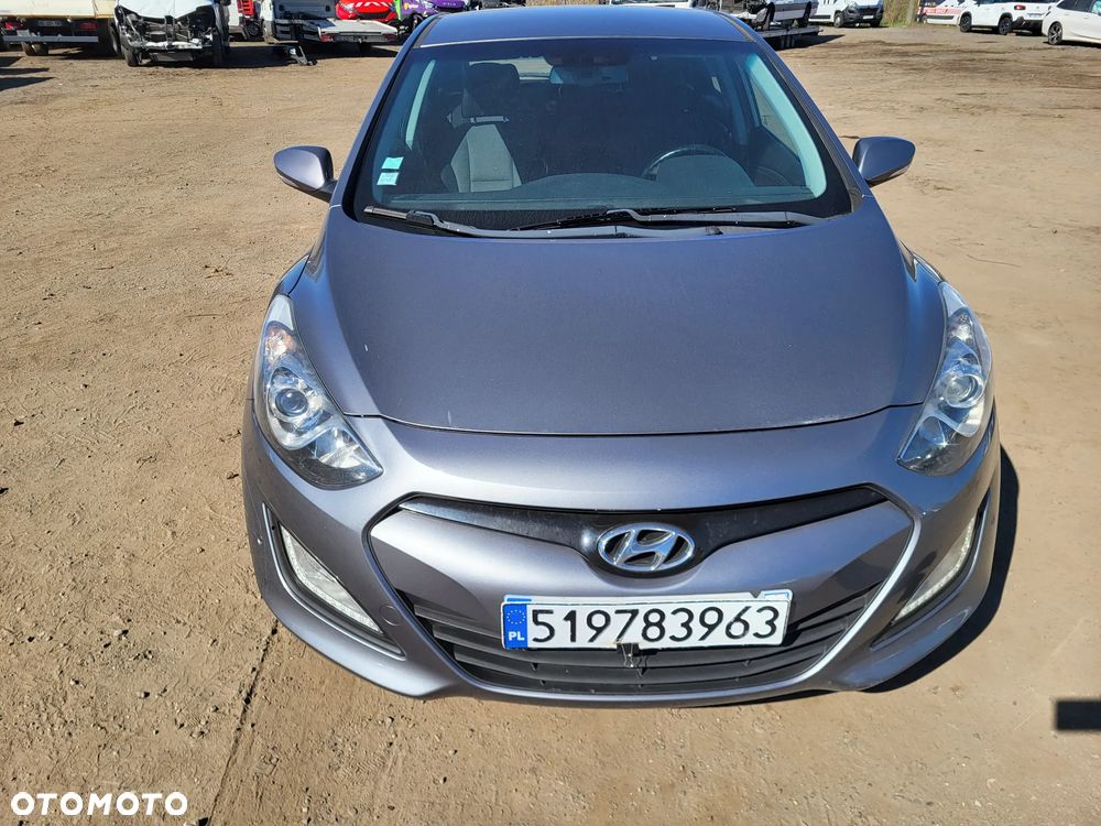 Hyundai i30 blue 1.6 CRDi Trend - 21