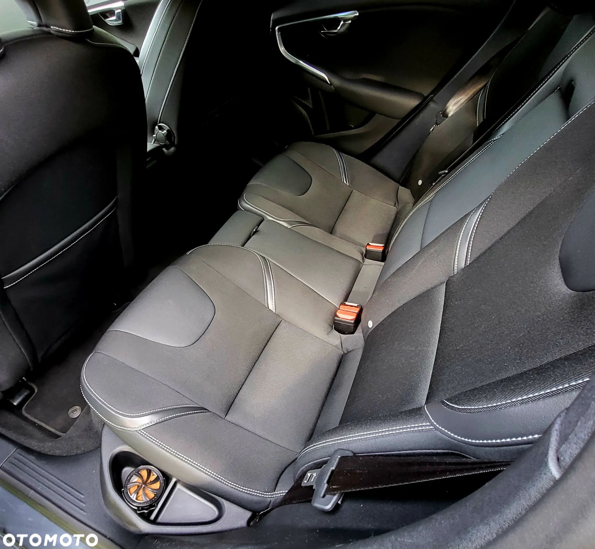 Volvo V40 D3 Momentum - 21