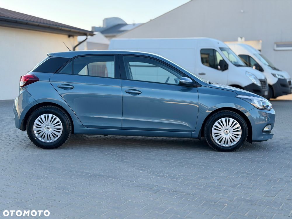 Hyundai i20 1.4 Comfort EU5 - 10