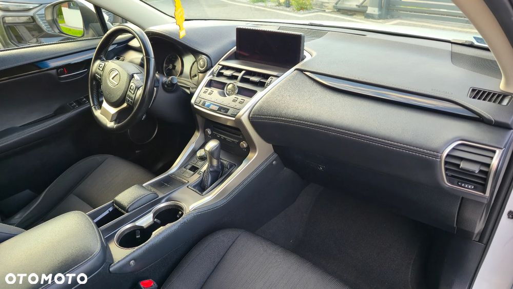 Lexus NX 300 Business Edition AWD - 25