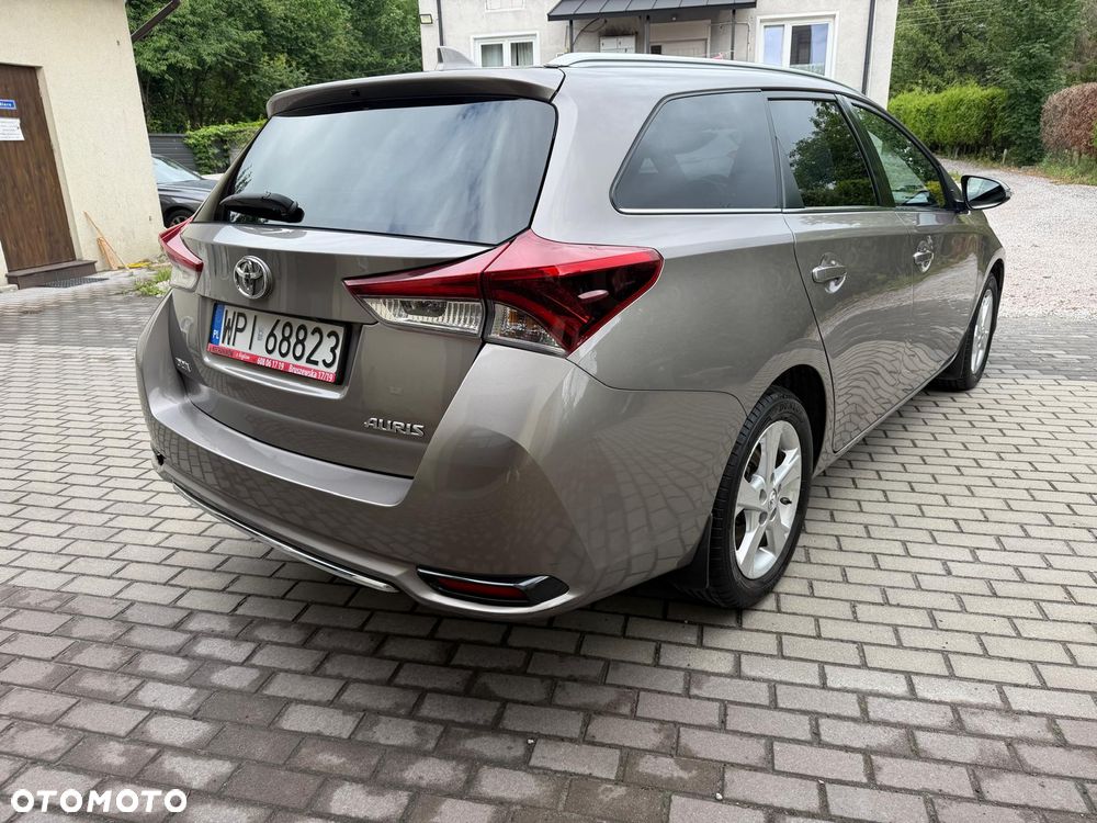 Toyota Auris - 2