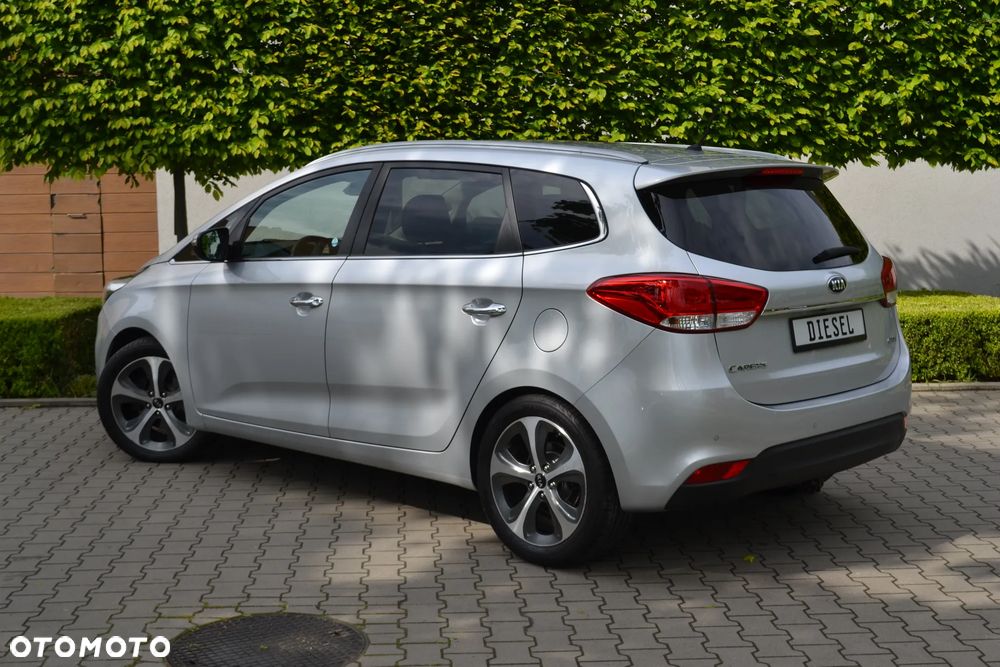 Kia Carens - 3