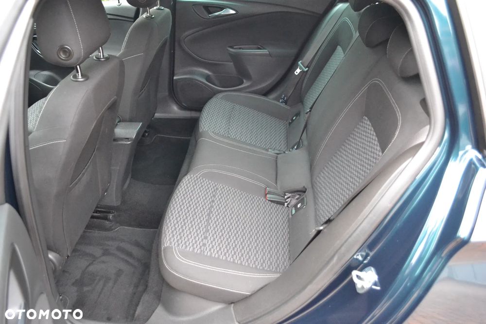 Opel Astra 1.4 T Enjoy - 10