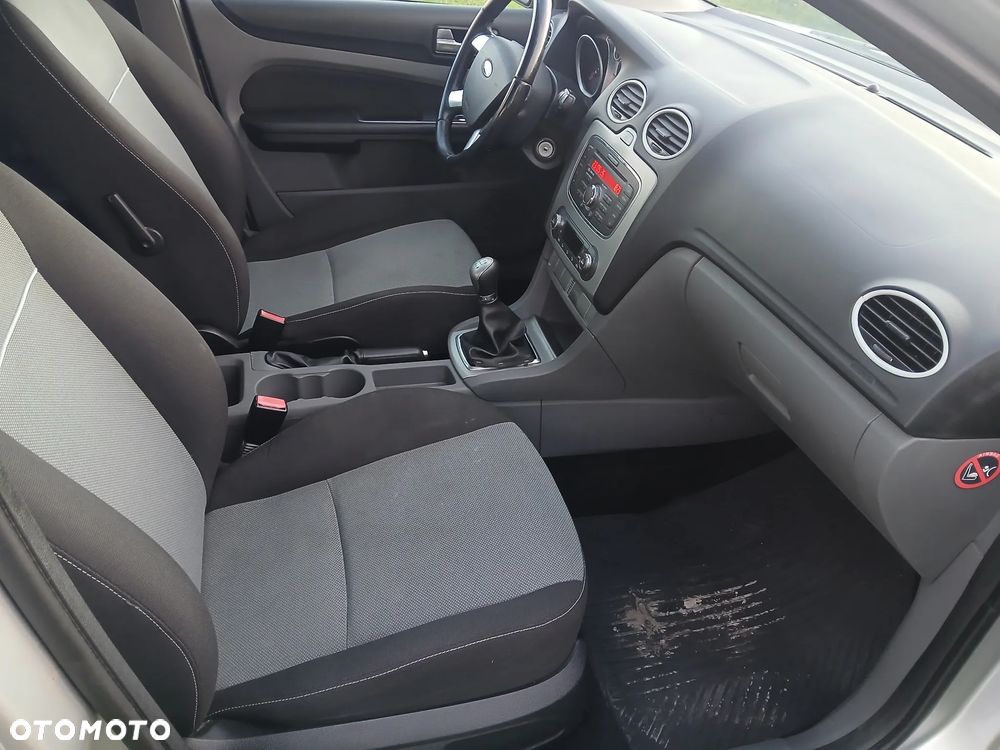 Ford Focus 1.6 16V Ambiente - 20