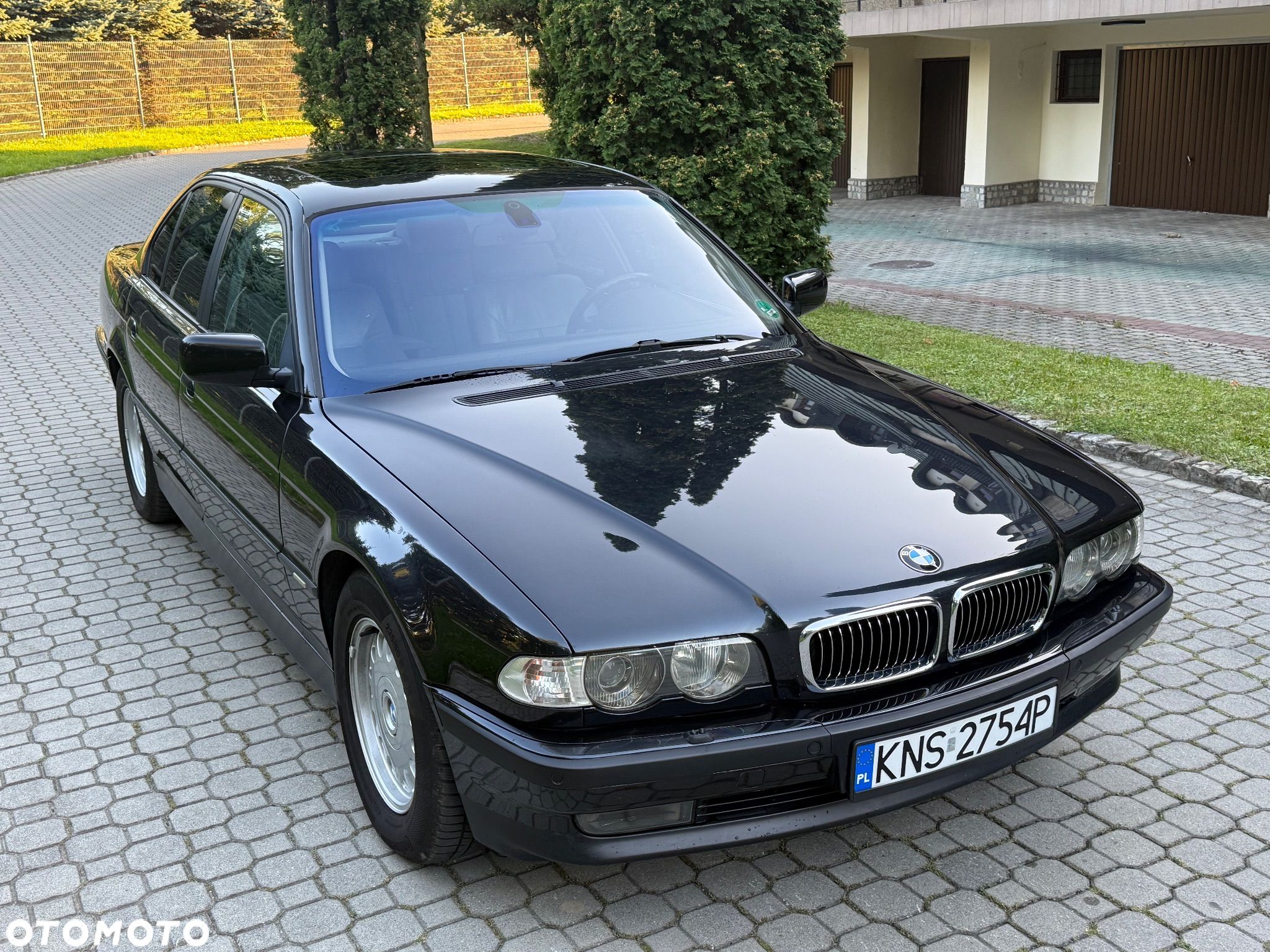 BMW Seria 7 750i - 1