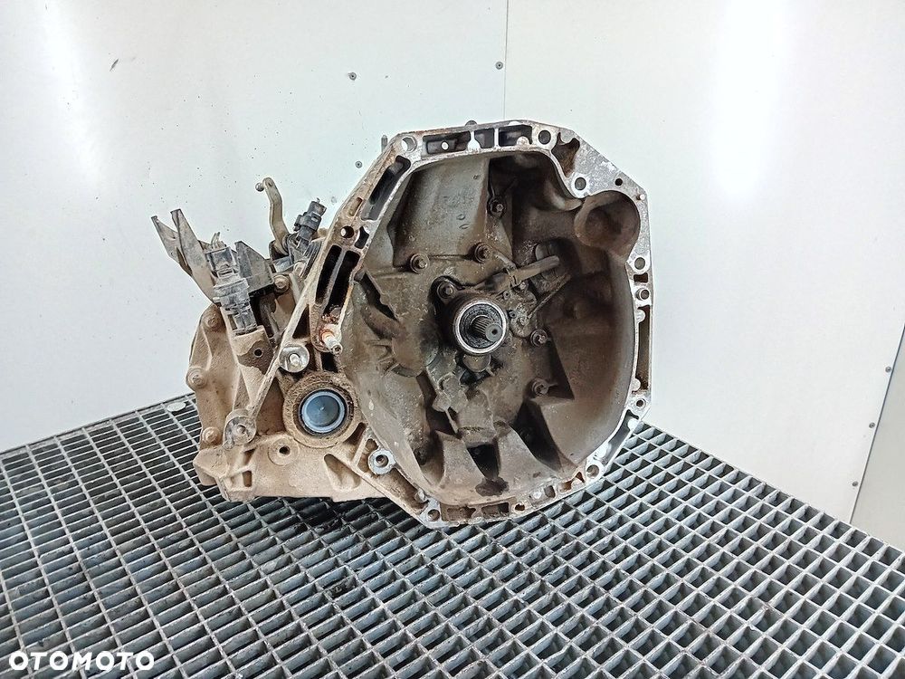 SKRZYNIA BIEGÓW MANUALNA DACIA LOGAN JH3160 1.5 DCI - 1