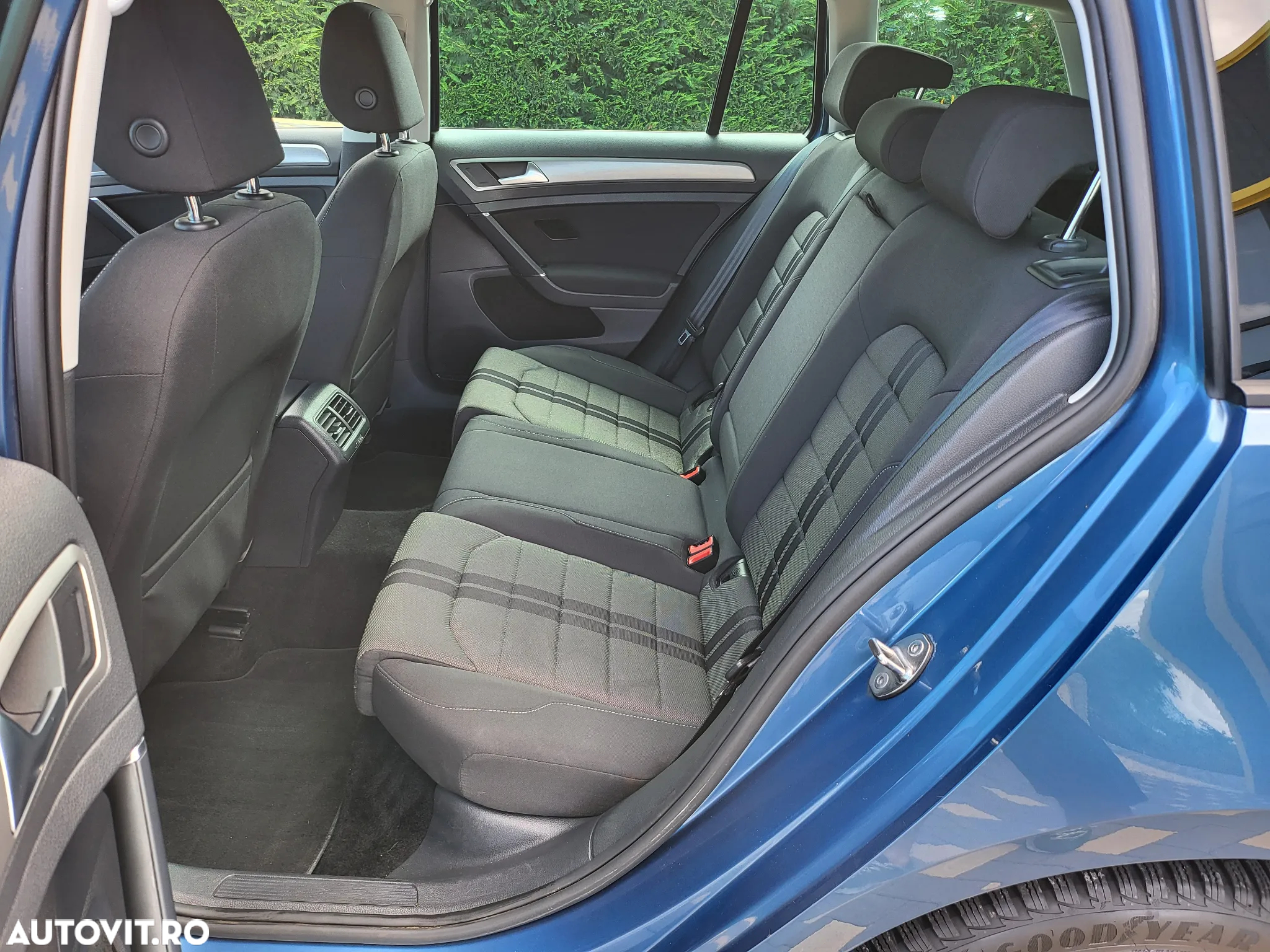 Volkswagen Golf 2.0 TDI Comfortline - 13