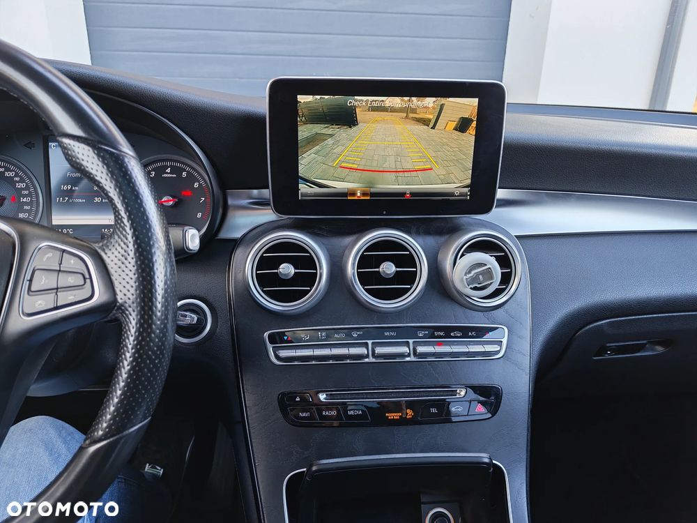 Mercedes-Benz GLC - 12