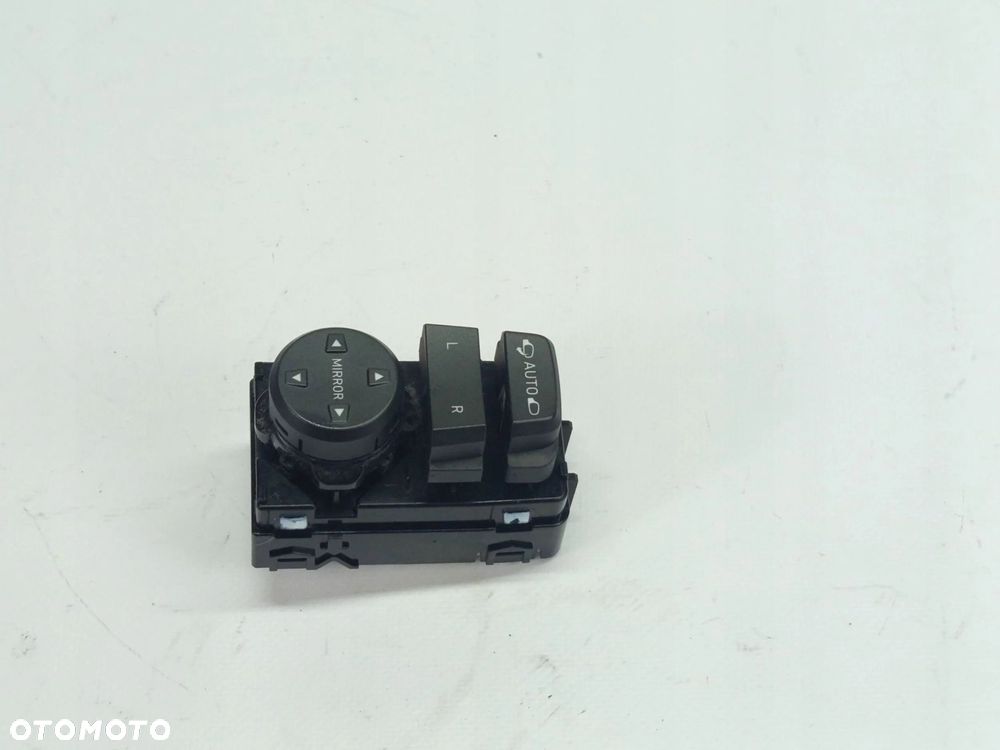 Przełącznik lusterek Przód strona lewa Hyundai i30 III 93530G3030 - 2