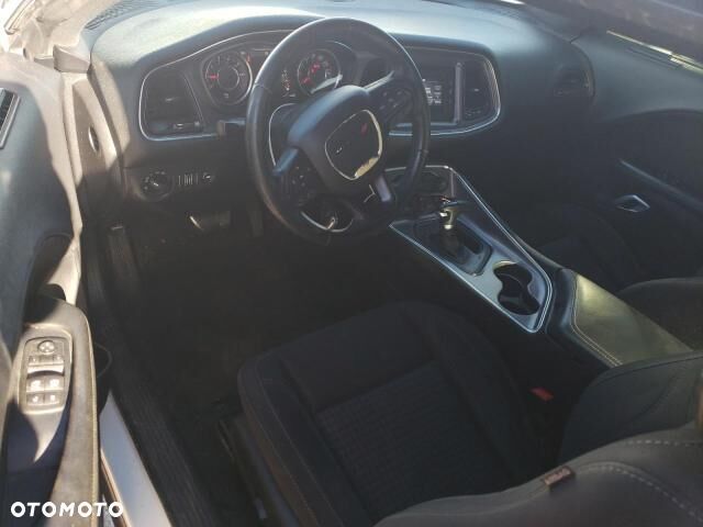 Dodge Challenger - 5