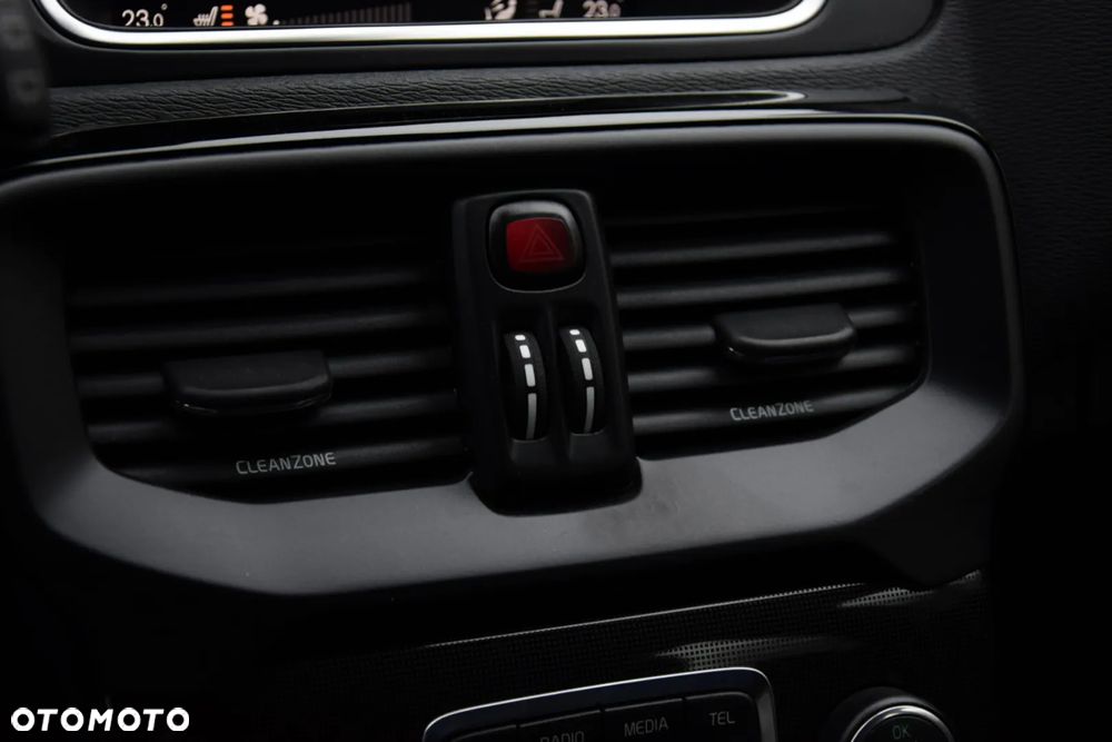 Volvo V40 T3 Geartronic - 11