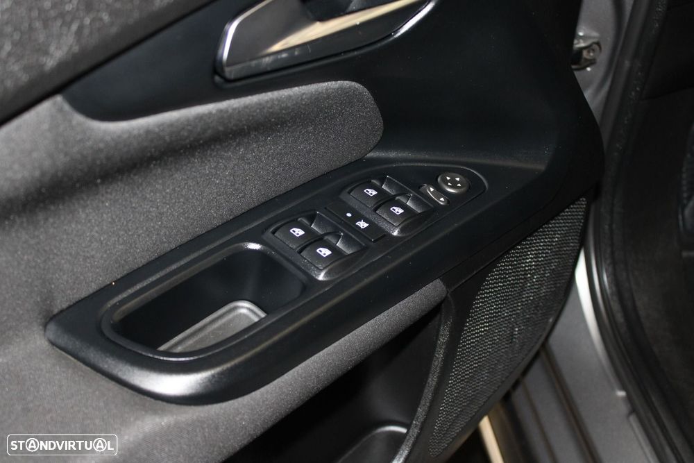 Fiat Tipo Cross 1.0 GSE T3 - 24