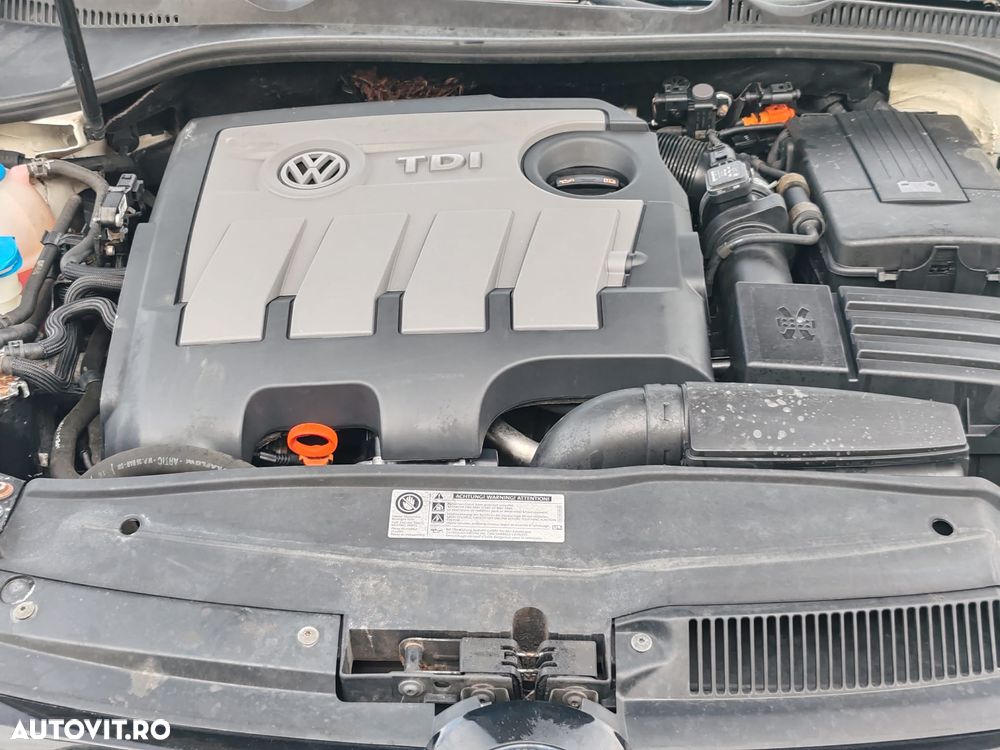 Volkswagen Golf - 8