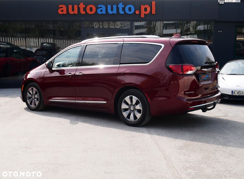 Chrysler Pacifica - 24