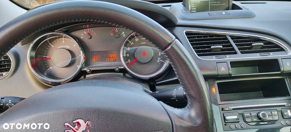 Peugeot 3008 ver-bluehdi-120-stop-start-eat6-active-business--paket - 30