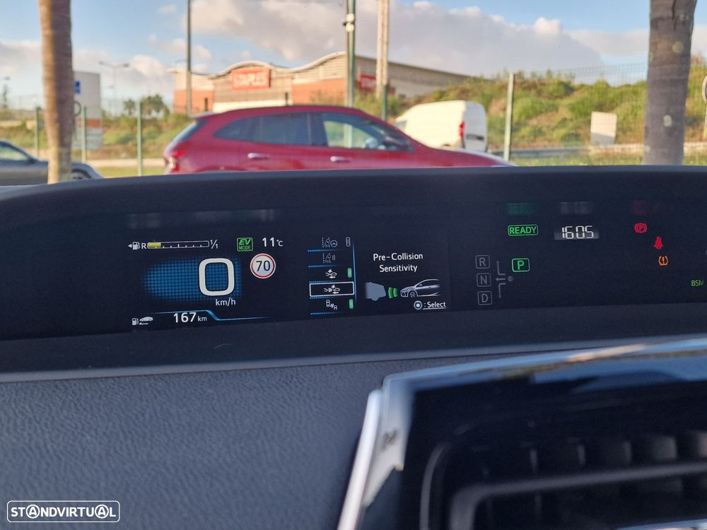 Toyota Prius 1.8 Plug-In Luxury+Pele - 35