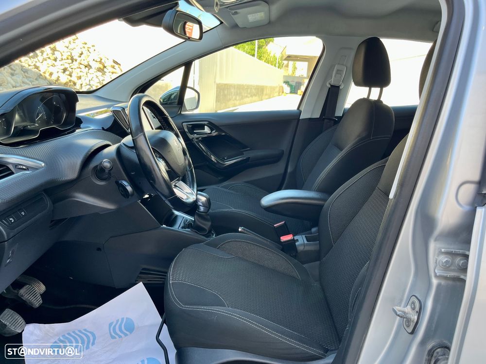 Peugeot 208 1.2 PureTech Allure - 23