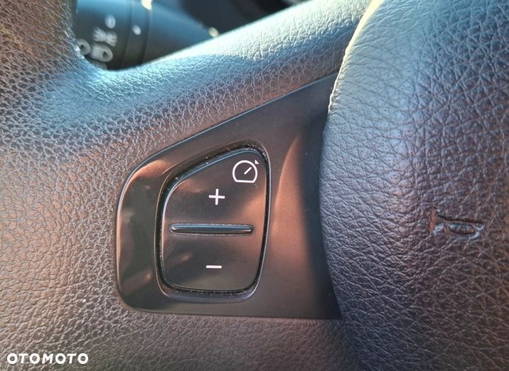 Renault TRAFIC III - 16