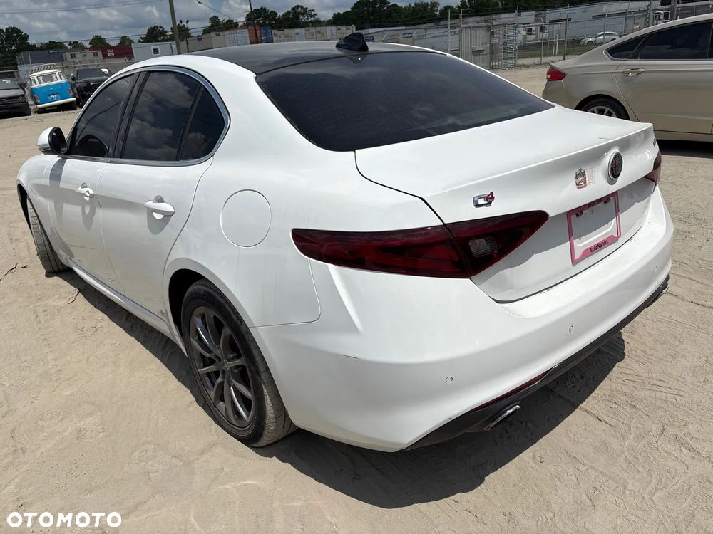 Alfa Romeo Giulia - 7