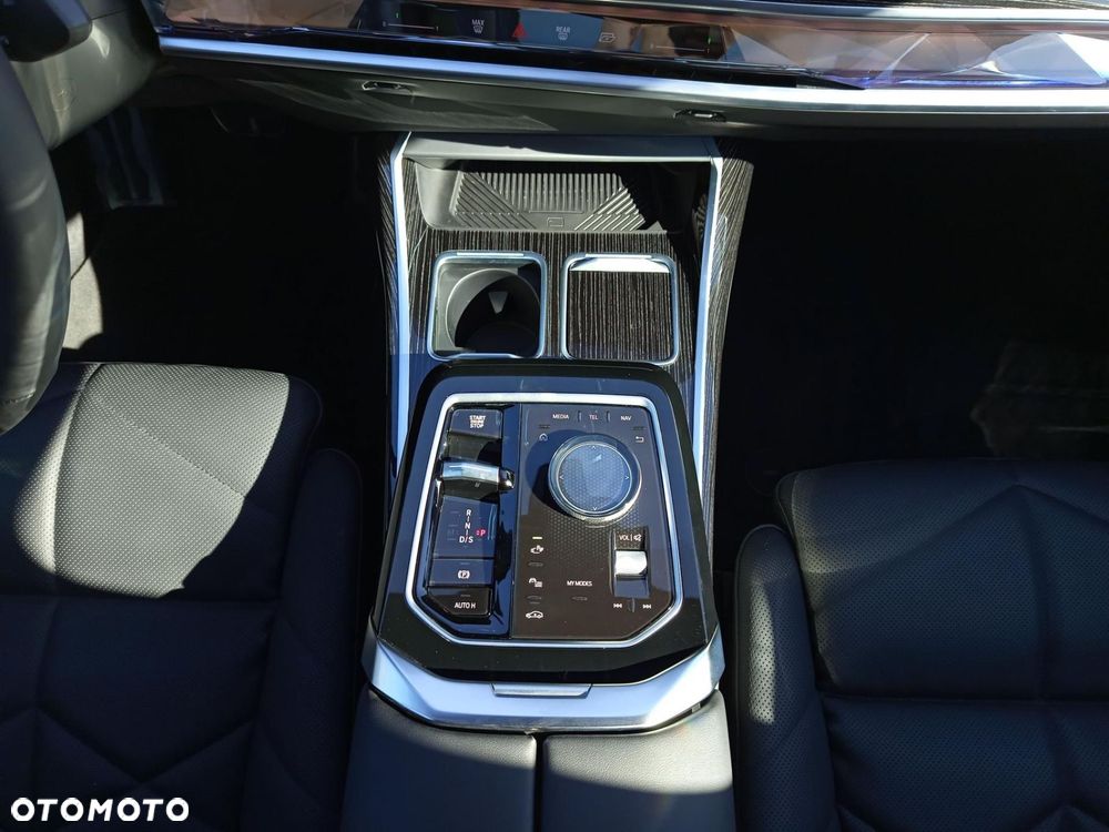 BMW Seria 7 - 19