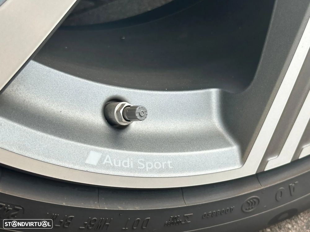 Audi e-tron 55 quattro S line - 13
