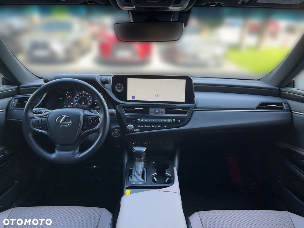 Lexus ES 300h Business Edition - 8