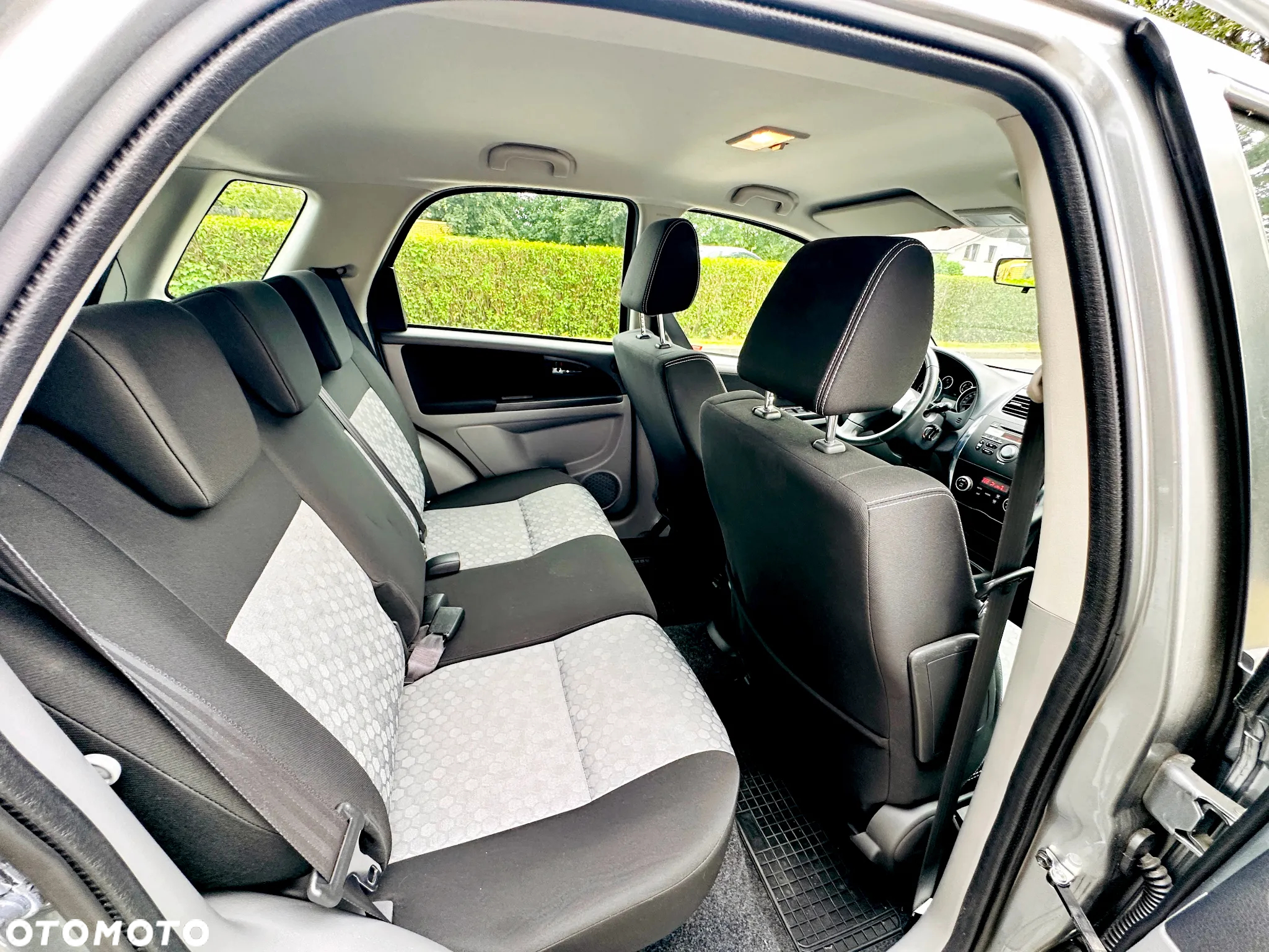 Suzuki SX4 1.6 Premium - 27