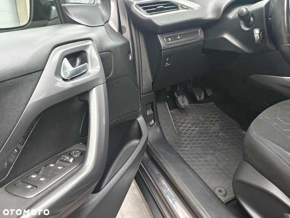 Peugeot 2008 - 21