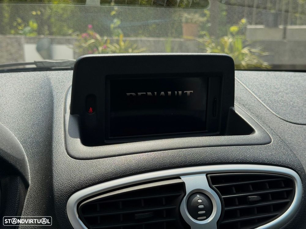 Renault Clio - 28