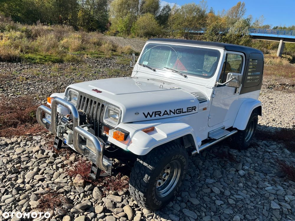 Jeep Wrangler 2.5L - 12