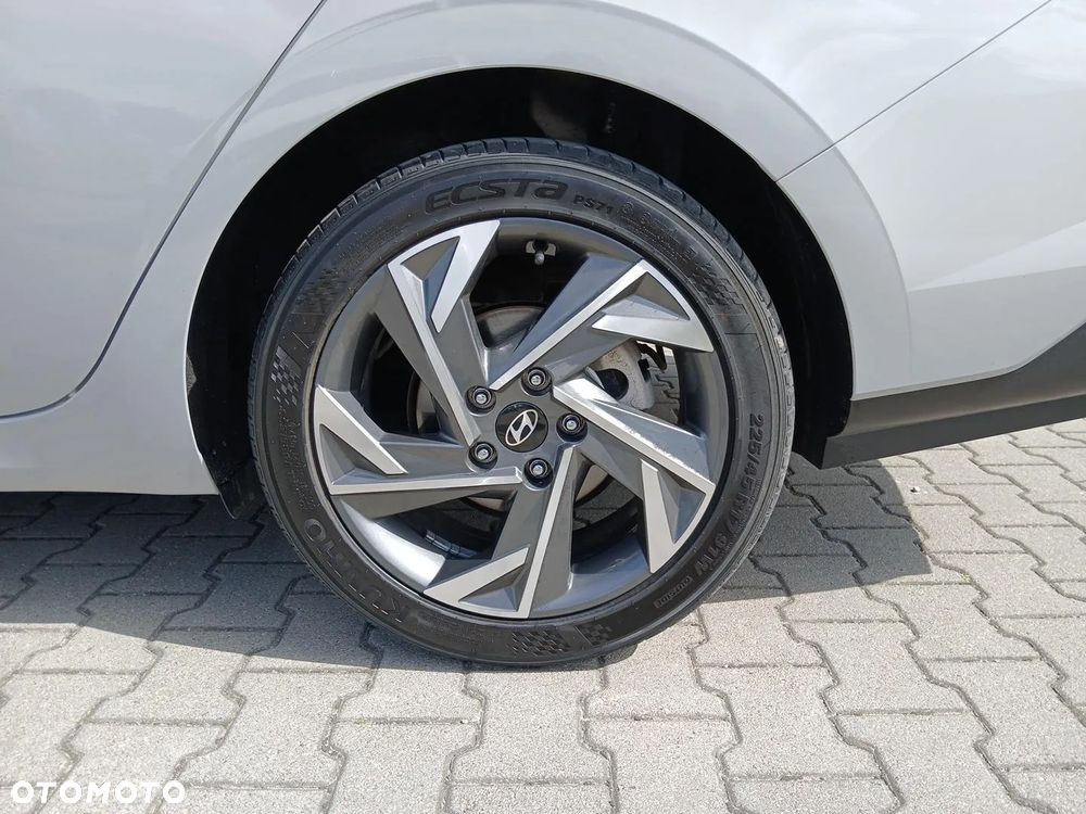 Hyundai Elantra 1.6 Smart - 18