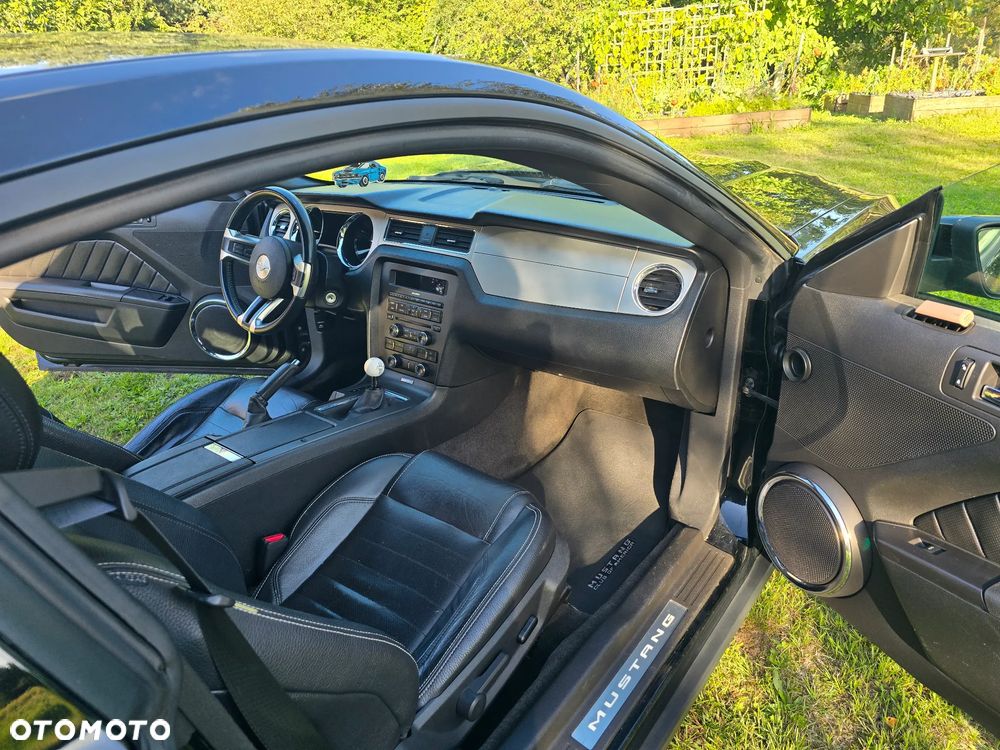 Ford Mustang 3.7 V6 Premium - 14