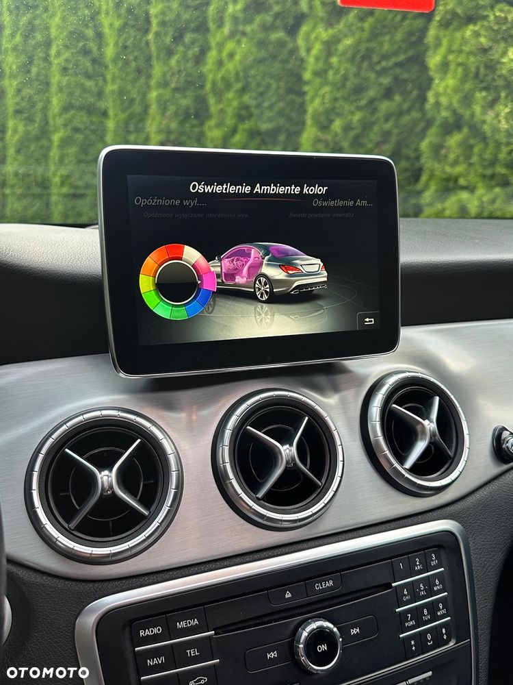 Mercedes-Benz CLA 200 7G-DCT - 20