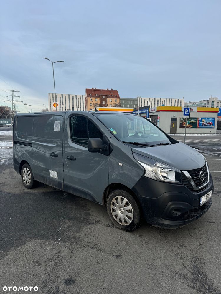 Nissan NV300 - 1