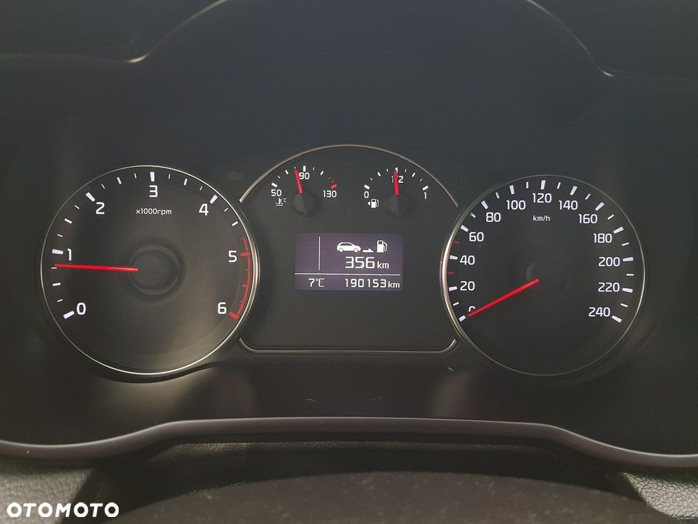 Kia Carens 1.7 CRDi Vision - 22