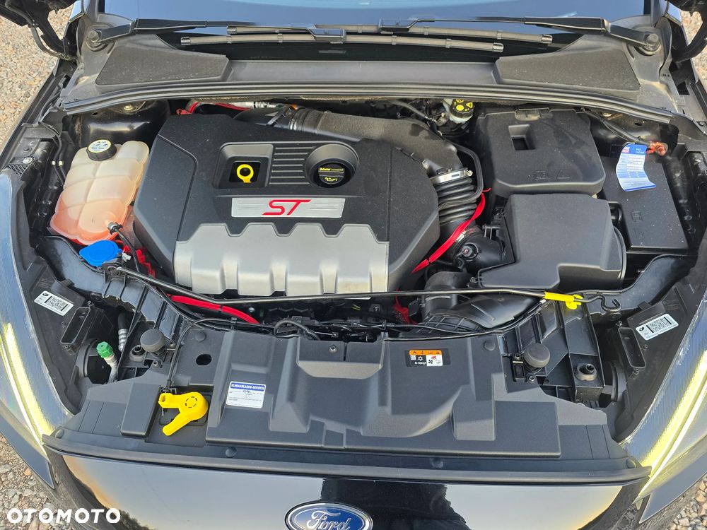 Ford Focus - 32