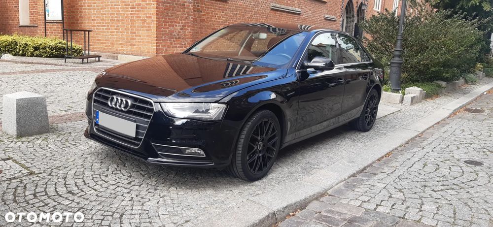 Audi A4 Limousine - 1