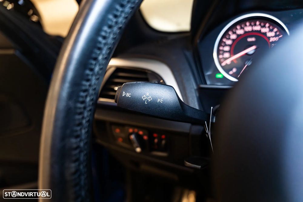 BMW 118 i Pack M - 14