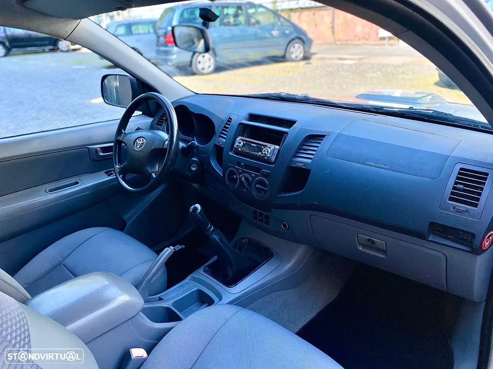 Toyota Hilux 2.5 D-4D 2WD CE - 25